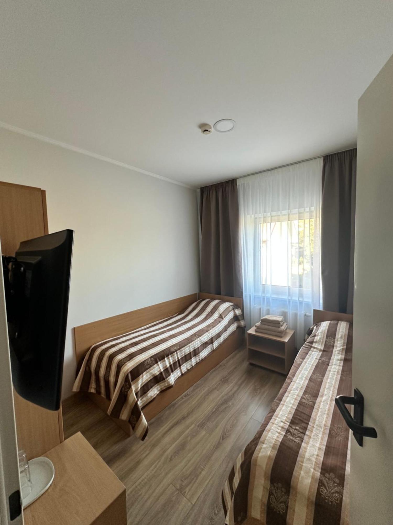 Armenia Motel Garliava Bagian luar foto