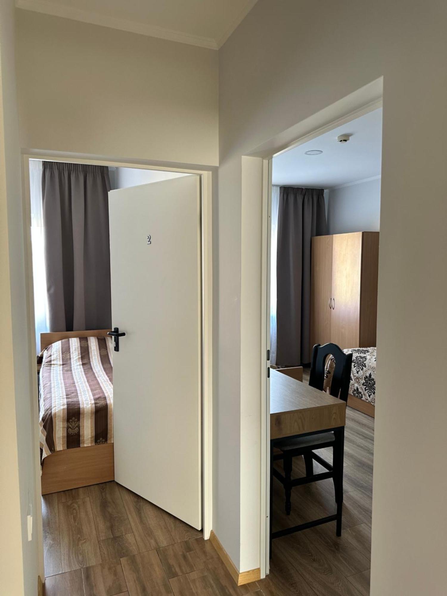 Armenia Motel Garliava Bagian luar foto